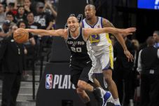 LaMarcus Aldridge Perpanjang...
