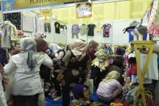 Stroller dan Baju Anak...
