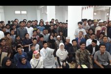 Bertemu Mahasiswa RI...