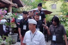 Jelang Debat, Koster-Ace...