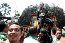 Di Depan Massa KSPI,...