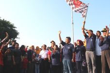 Buruh di Sleman Jalan...