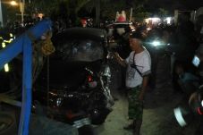 Tabrak Puluahan Warga,...
