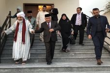 Din Syamsuddin Minta...