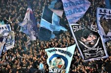 AS Roma Dikhianati Saudara...