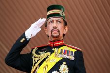 Besok, Sultan Brunei...