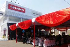 Hino Resmikan Showroom...