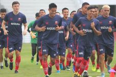 Persibo vs Madura United...