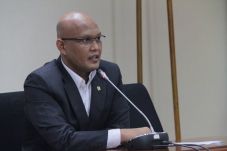 DPR Minta Kemenlu Klarifikasi...
