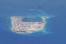 China Pasang Rudal di...