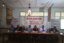 Perang Tagar Jadi Penanda...