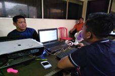 Gondol Gelang Berlian,...
