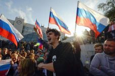 Jelang Pelantikan Putin,...