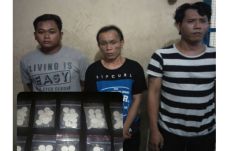 Jual Pil Koplo, Tiga...