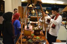 Pasar Malam Hotel Century...