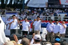 Ribuan Pendukung Oded-Yana...