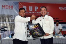 Naik 100%, Pindad Bukukan...