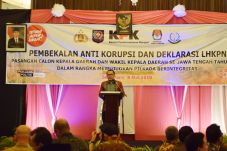 KPK Beri Pembekalan...