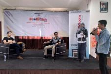 Dukung Kemajuan UMKM,...