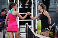 Si Kembar Pliskova Berhasil...