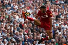Bek Andalan Liverpool...