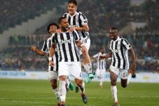 Cukur Milan Empat Gol...