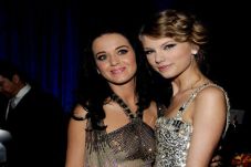 Baikan, Katy Perry Ingin...