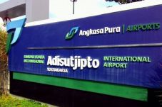 Penutupan Bandara Adisutjipto...