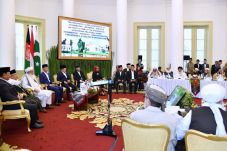 Meski Absen, Ulama Taliban...