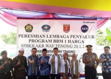 AKR Corporindo Tambah...