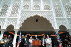 Diampuni, Anwar Ibrahim...