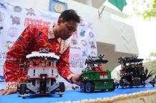 Kontes Robot Diharapkan...