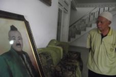 Sebelum Meninggal, Gogon...