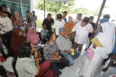 Edy Kasihan Lihat Warga...