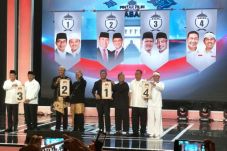 Tim Deddy-Dedi Angkat...