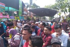 Ribuan Warga Melayat...