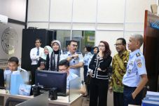 Kembangkan Corporate...