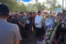Wakapolri Hadiri Pemakaman...