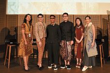 Desainer Indonesia di...