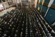 Salat Tarawih Pertama...