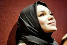Dewi Sandra Mau Khusyuk...