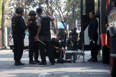 Gandeng TNI dan Banser,...