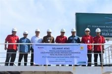 PLN Pasok Listrik 240...