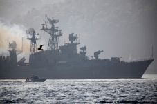 Demi Suriah, Kapal Perang...