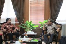 Soekarwo Prihatin Pelibatan...