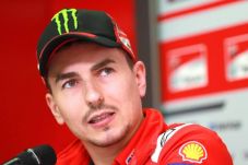 Jorge Lorenzo Tak Peduli...