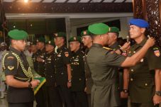 6 Pejabat Kodam IV Diponegoro...