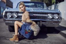 Hailey Baldwin Enggan...