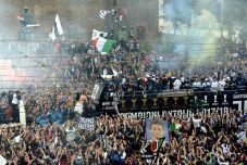 Konvoi Bus Pemain Juventus...
