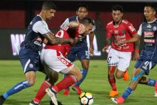 Pelatih Arema Yakin...